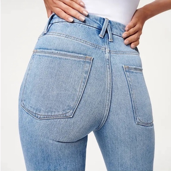 NWT GOOD AMERICAN 90s High Rise Distress Denim Rip Knee Bootcut Jean 2 - Picture 3 of 6